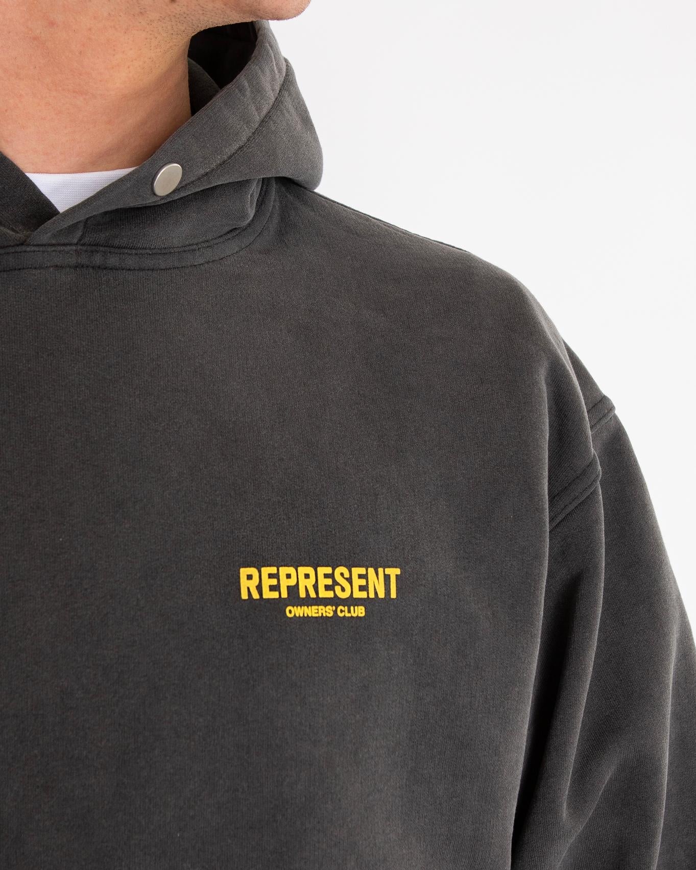 Represent Heren Represent Owners Club Hoodie - Eleganza.nl